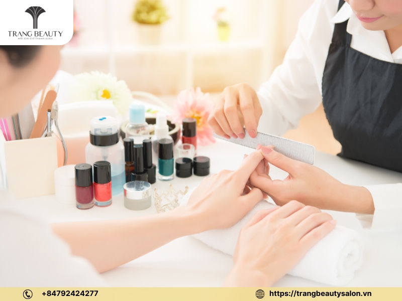 Top 15 Tiệm Nail Gò Vấp Đẹp, Được Ưa Chuộng Nhất 7 Sunlee Beauty với nhiều màu nail đặc sắc