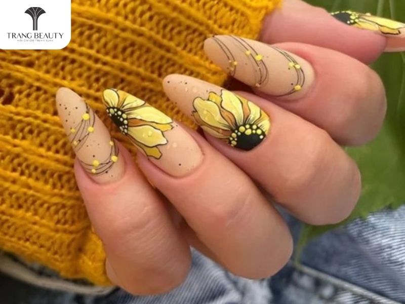 Mẫu nail dài đẹp màu vàng hướng dương 
