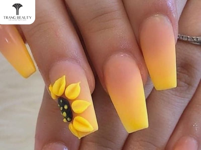 Mẫu nail dài đẹp màu vàng hướng dương 
