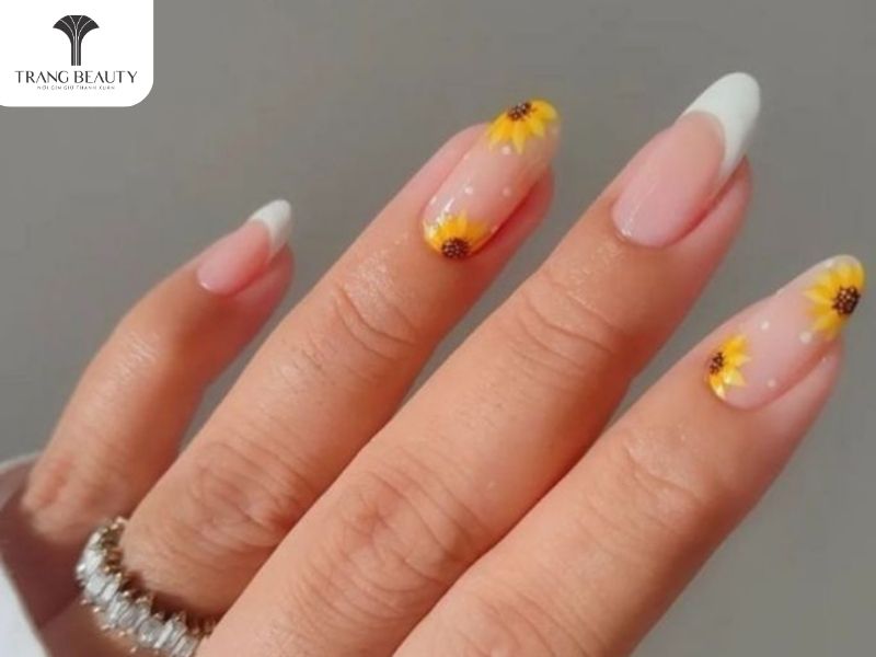 Mẫu nail dài đẹp màu vàng hướng dương 