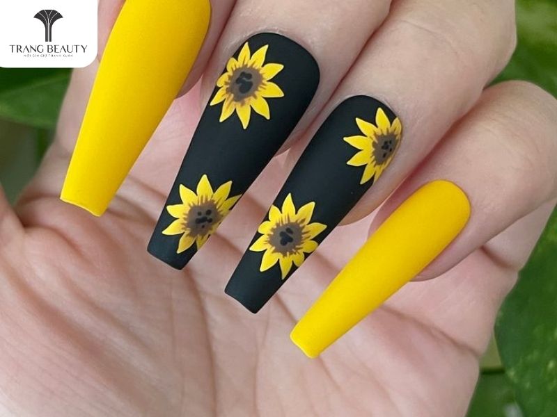 Mẫu nail dài đẹp màu vàng hướng dương 