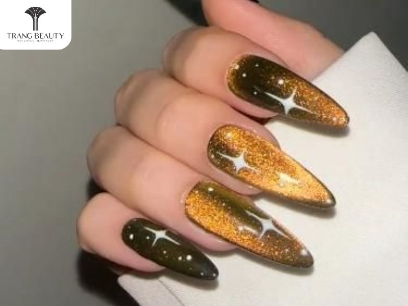 Mẫu nail đẹp cho móng dài màu vàng 