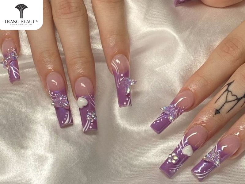 Mẫu nail đẹp cho móng tay dài màu tím duyên dáng