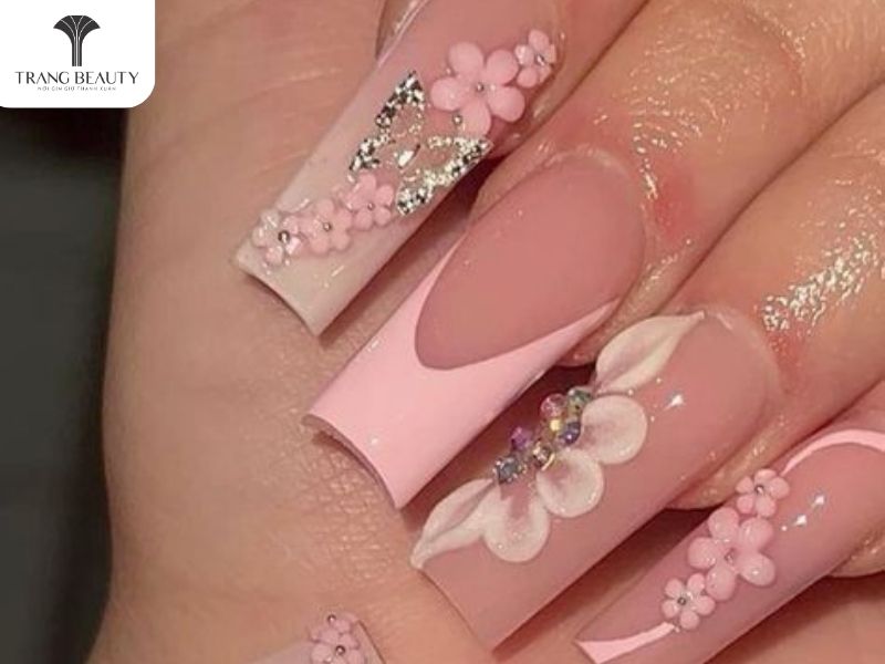 Mẫu nail đẹp màu hồng ngọt cho móng dài