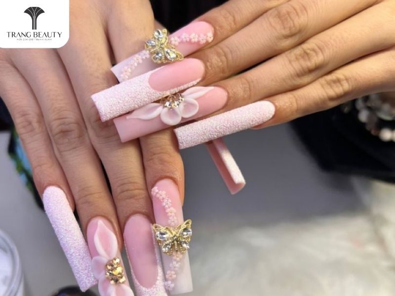 Mẫu nail đẹp màu hồng ngọt cho móng dài
