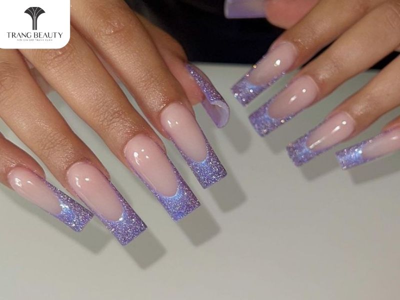 Mẫu nail đính kim tuyến dành cho móng dài 