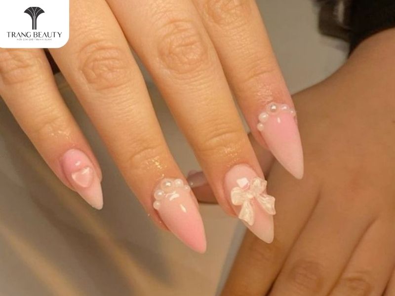 Mẫu nail móng dài đẹp đính nơ