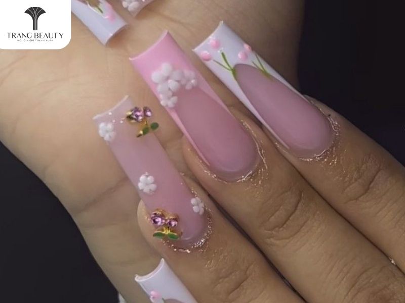 Nail cho móng dài họa tiết hoa nổi 3D