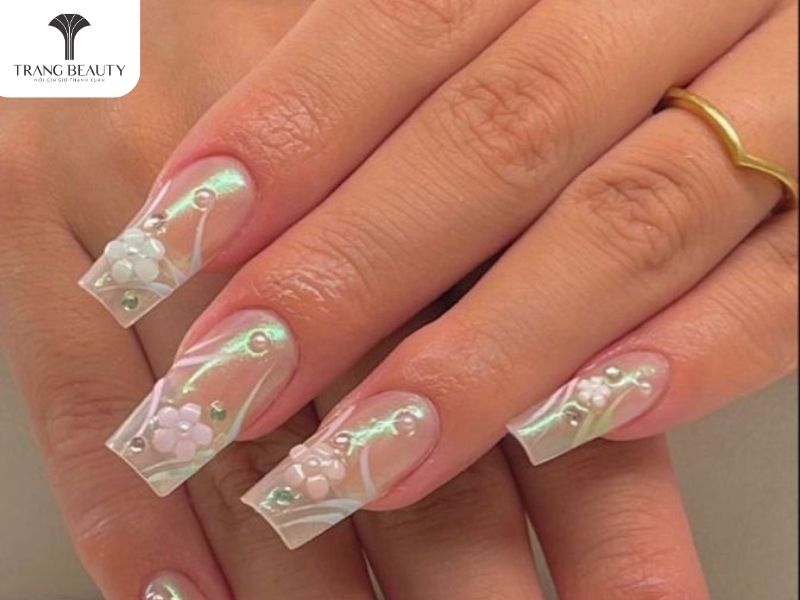 Nail cho móng dài họa tiết hoa nổi 3D