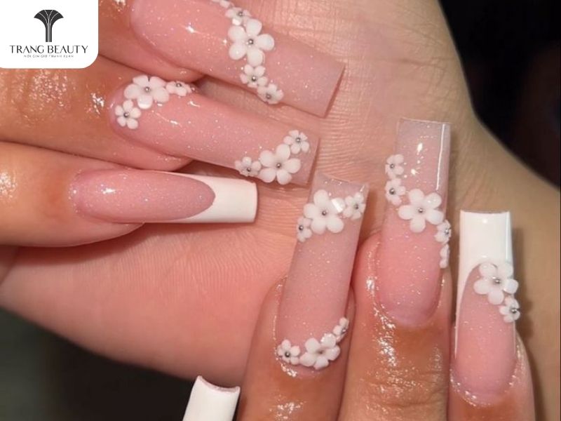 Nail cho móng dài họa tiết hoa nổi 3D