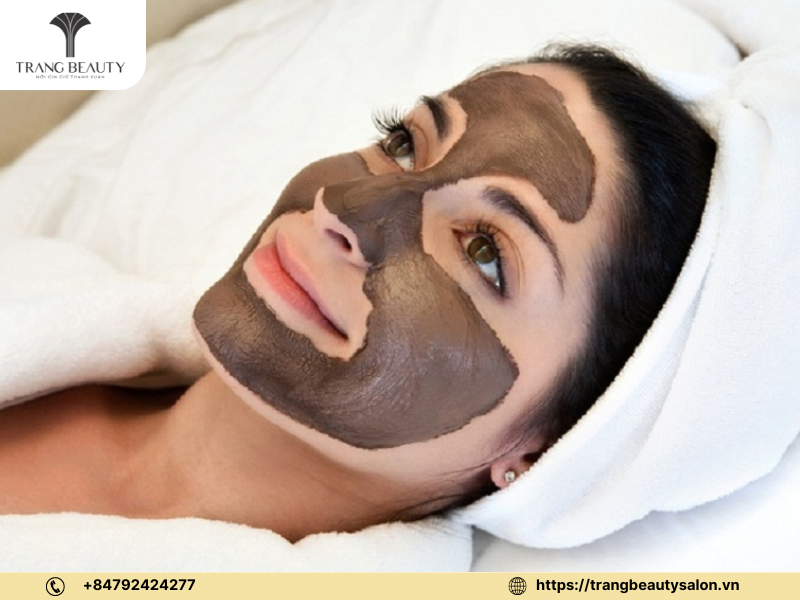 Khóa Học Gội Đầu Chuyên Nghiệp: Dạy Nghề Gội Đầu Massage 11 Hướng dẫn sử dụng các sản phẩm lột mụn