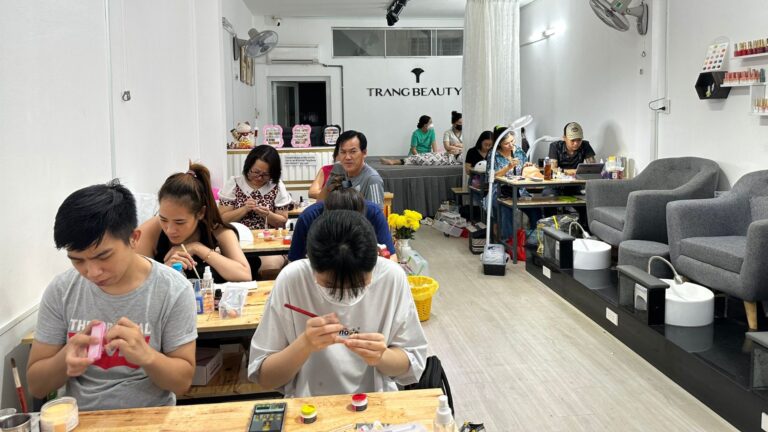 Trang Beauty - Đào tạo nail và nối mi chuyên nghiệp 9 Lớp học tại Trang Beauty