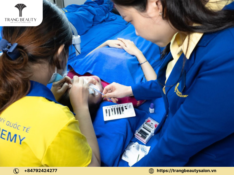 Khám phá 10+ trung tâm đào tạo nối mi chuẩn quốc tế uy tín nhất 4 Hệ thống Seoul Academy chuyên đào tạo học viên chất lượng cho ngành làm đẹp