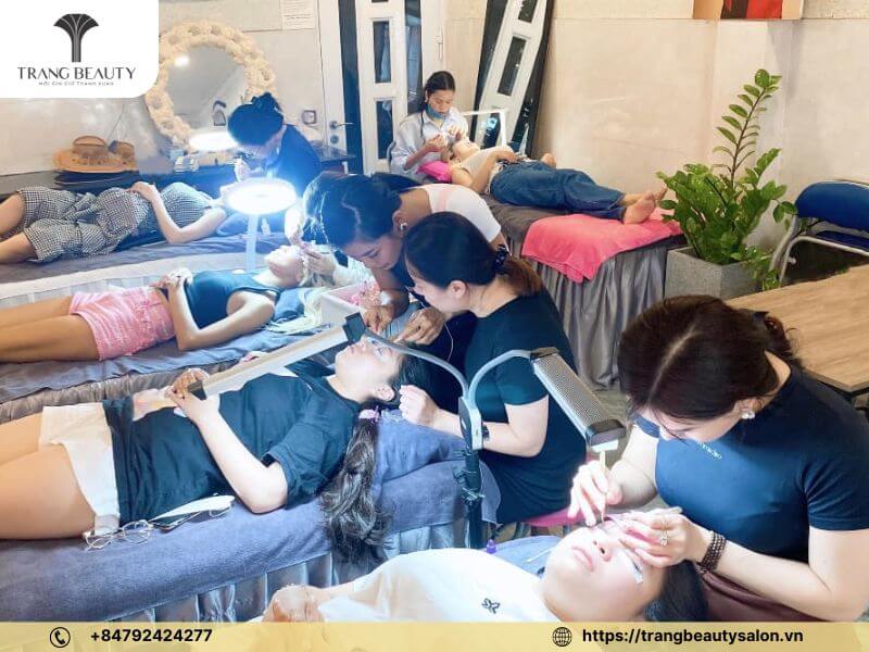 Học nối mi ở đâu tốt quận 2, TP. HCM ? Top 10 địa chỉ mà các nàng nên tham khảo 5 Lớp học linh động thời gian, phù hợp với lịch trình cá nhân