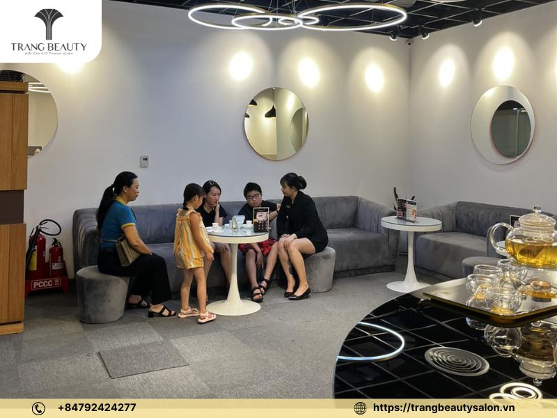 Wings Lashes nổi bật với chương trình đào tạo chuyên nghiệp và chất lượng