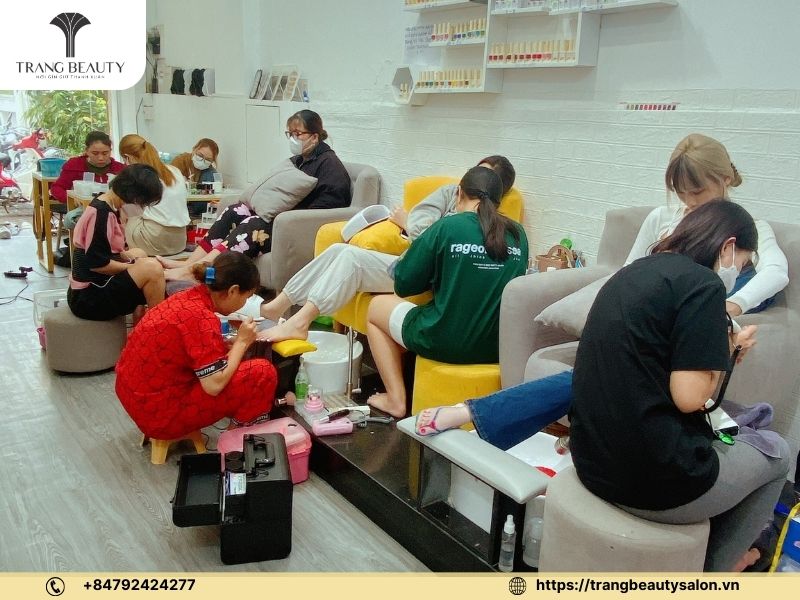 Trang Beauty đào tạo khoá học nail từ cơ bản đến nâng cao