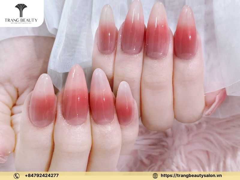 Mẫu nail hot trends được nhiều phái đẹp yêu thích