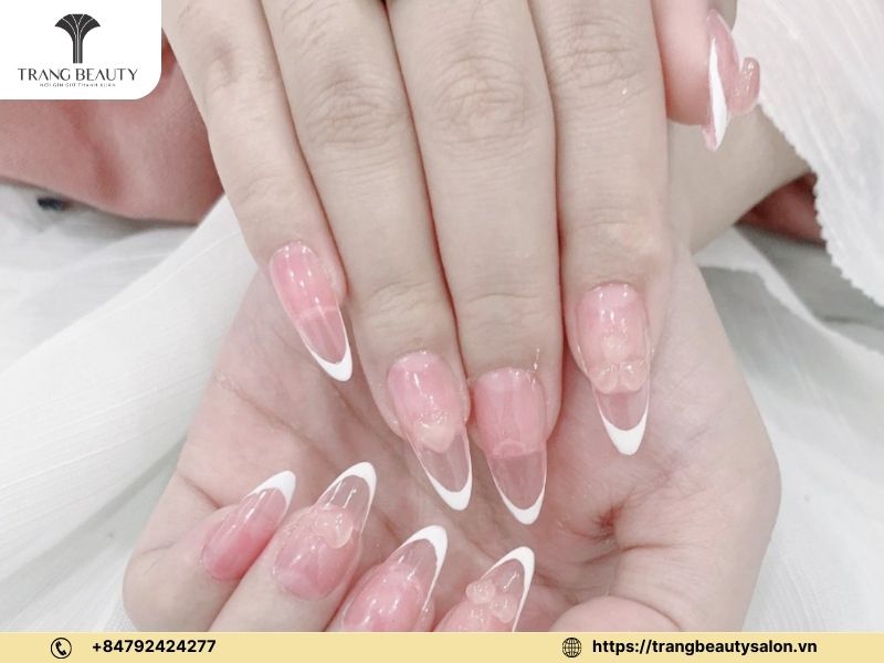 Mẫu nail đơn giản nhưng không kém phần dễ thương