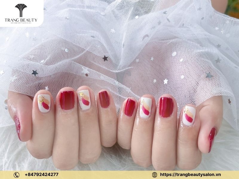 Mẫu nail đẹp màu đỏ mận 