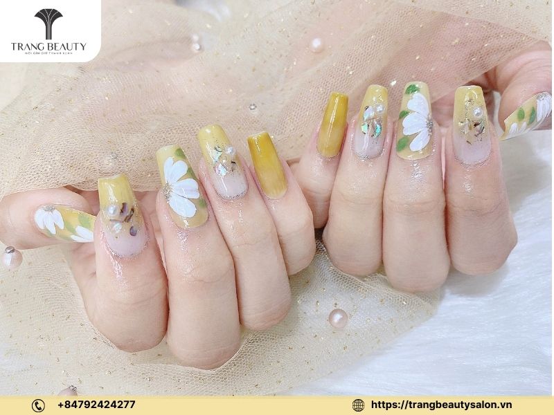 Tông màu vàng phù hợp cho dịp Tết