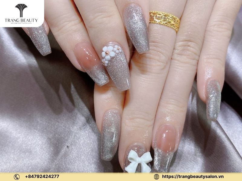Mẫu nail kim tuyến kiêu sa