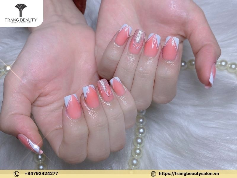 Mẫu nail cô dâu phong cách nhẹ nhàng, thanh lịch