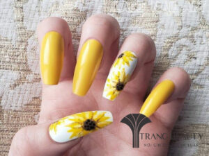 mau nail cuc hoa mi