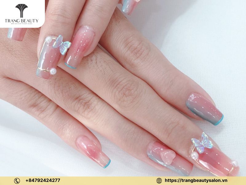 Mẫu nail không thể thiếu của các bạn sinh viên