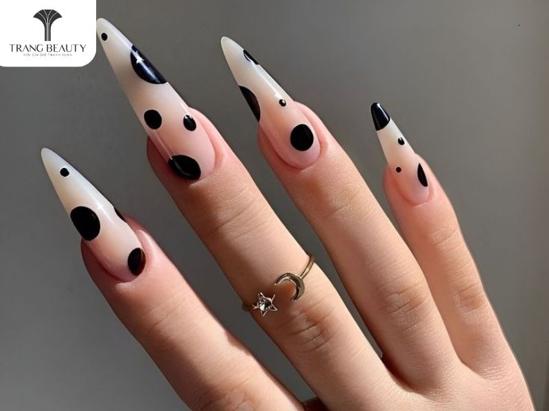 Những mẫu nail đẹp chấm bi đẹp cho móng dài