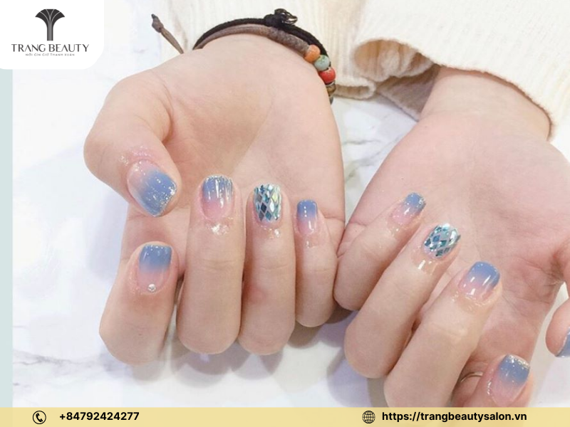 Mẫu nail ombre đính đá chiếu sáng