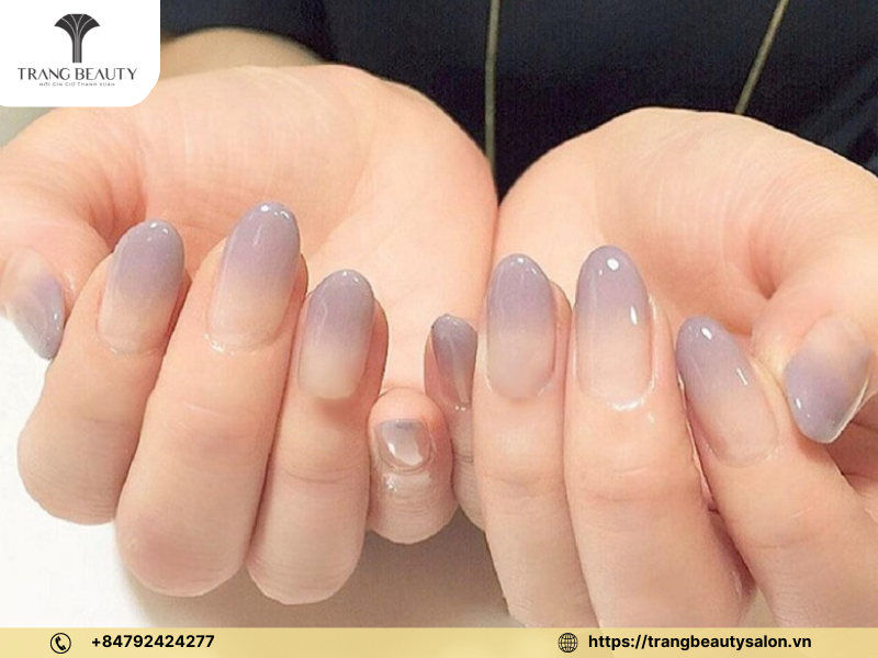 Mẫu nail ombre kết hợp hai màu sắc hồng và xanh