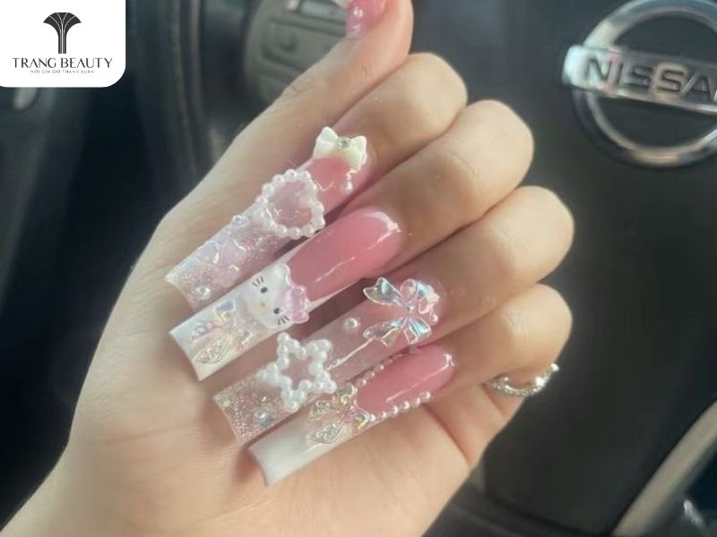 Những mẫu nail đẹp cho móng dài đính ngọc trai 