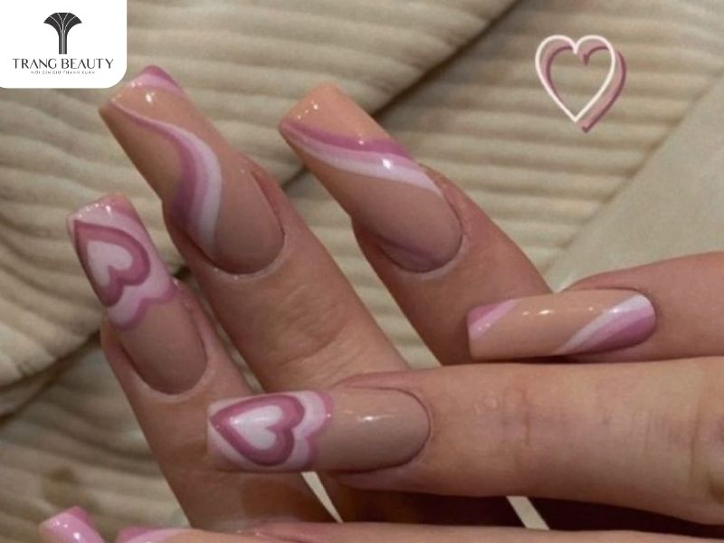 Những mẫu nail đẹp cho móng dài form thang