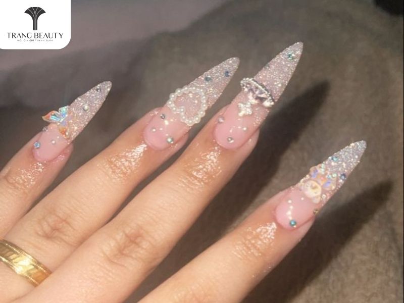 Những mẫu nail đẹp màu hồng trắng sữa cho móng dài