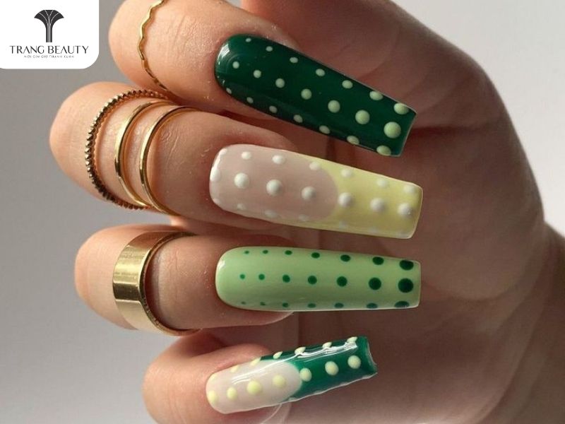 Những mẫu nail đẹp màu xanh lam cho móng dài 