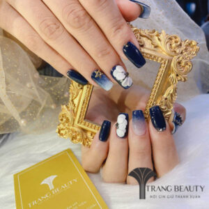 mau nail ombre
