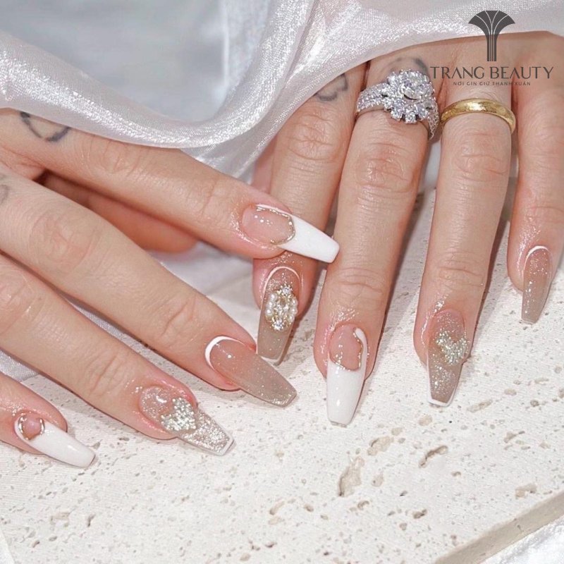 Nail thạch trắng đơn giản nhìn là mê