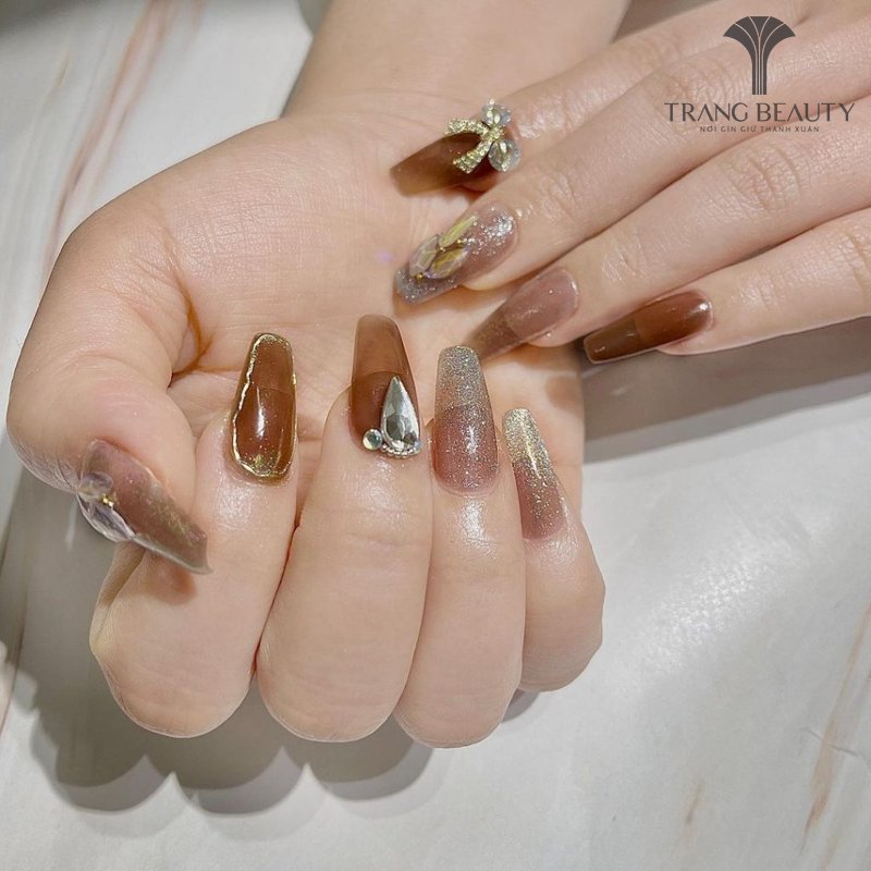 Chiêm ngưỡng bộ móng nail thạch nâng tầm thần thái