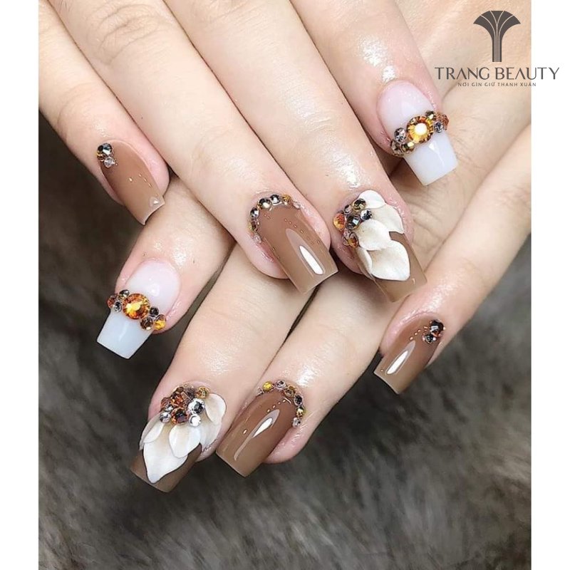 Tỏa sáng nơi công sở với bộ nail thạch nâu