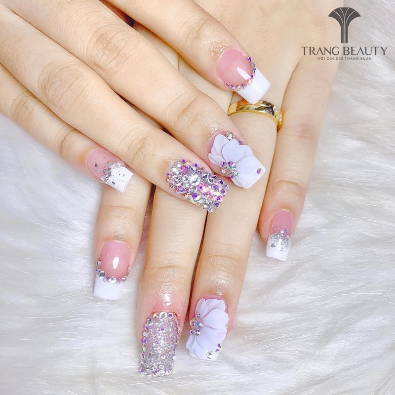 Mẫu nail thạch hoạ tiết hoa quyến rũ