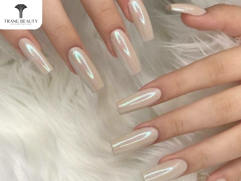 Những mẫu nail tráng gương Hàn Quốc cho móng dài