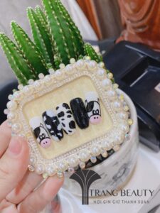 nail bo sua cute
