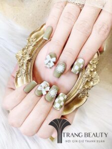 nail caro