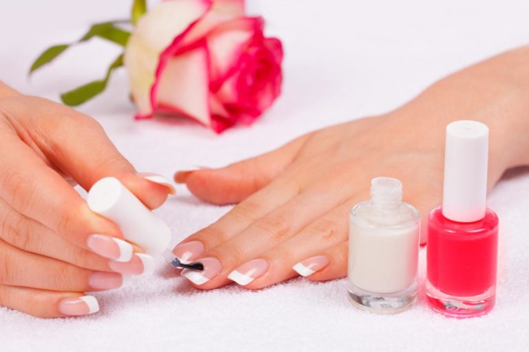 6 Khó khăn hay gặp phải khi làm nail không phải ai cũng biết 2 Khó khăn khi làm nail