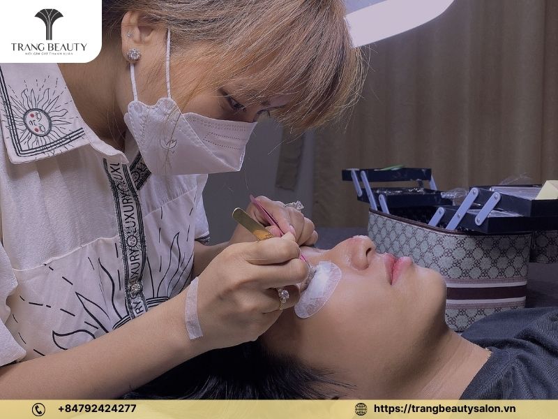 Hướng Dẫn Nối Mi Lụa Đẹp Tự Nhiên, Bền Lâu Chuẩn Salon 6 Quy trình nối mi lụa