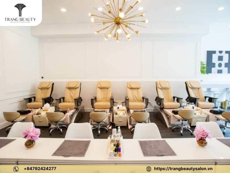 Sử dụng những chiếc ghế để làm giường thư giãn