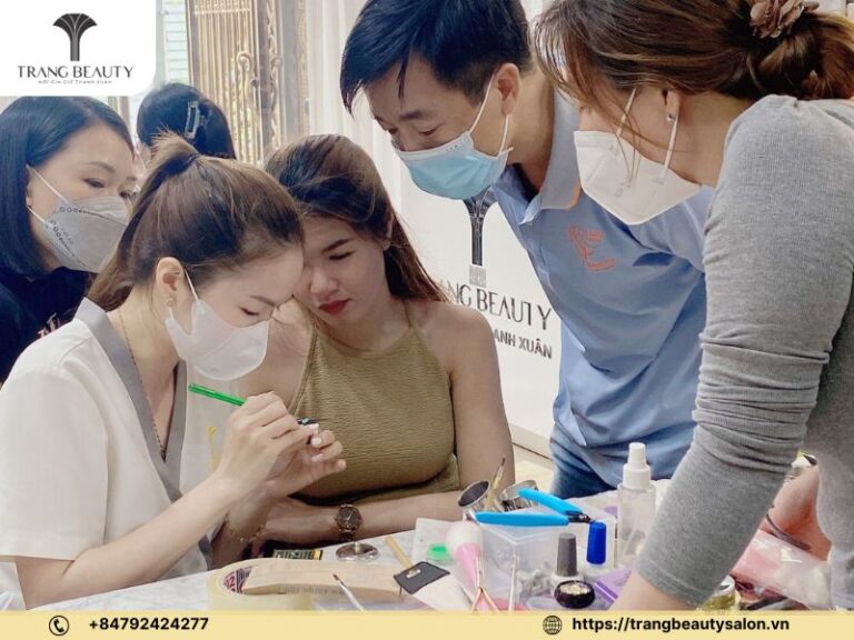 Trang Beauty - Đào tạo nail và nối mi chuyên nghiệp 12 Học viên nail