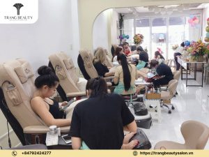 Lịch cắt móng tay